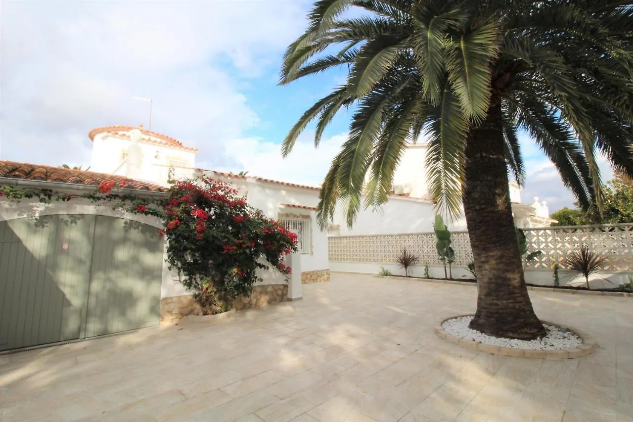 Apart-Rent Villa Llobregat 0108 Empuriabrava