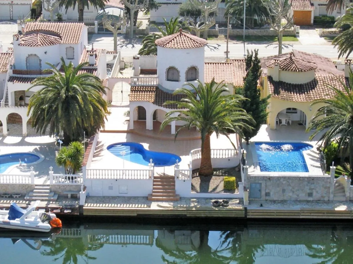 Apart-Rent Villa Llobregat 0108 Empuriabrava